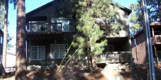 Townhouse Close to COCC! All Appliances, W/D Hook-up, Attached Garage, Water/Sewer paid! Gallery 1