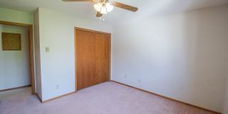 Upstairs condo with garage space in great NW location! Gallery 12