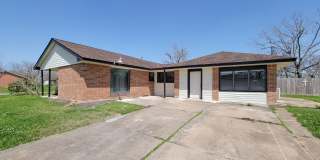 BEAUTIFUL REMODELED 4 BEDROOM 2 BATH HOME IN LAKE JACKSON, TEXAS Gallery 1
