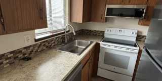 1 Bedroom 1 Bathroom at Hollywood Park Apartments Gallery 32