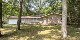 1499 Scenic Dr, 4 bedroom 1.5 bath home with garage and basement Gallery 1