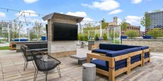 886 West Adams Street Gallery 17