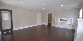 Charming Bluff Heights 1 bed room Gallery 7