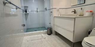 Gorgeous 2-Bed/2-Bath Condo in the Heart of Old City! Available August 1st! Gallery 31