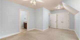 Spacious 5BR/4BA Home Near Downtown Auburn – Ideal Location & Comfort! Gallery 1