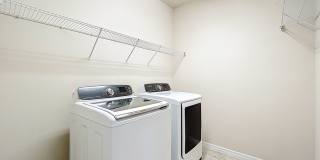 !!!NOW AVAILABLE!!! Beautiful 4-Bedroom PET FRIENDLY Home for Rent in RANDAL PARK! Gallery 73