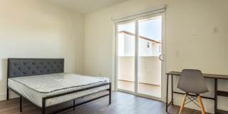 1450 S Barrington Ave Gallery 31