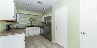 RENOVATED 2-BEDROOM TOWNHOME IN AHISD Gallery 8