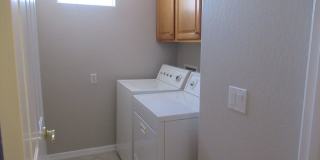 Nice 2 Bedroom Plus Bonus Room / 2 Bath Home in Chandler Gated Community! Gallery 18