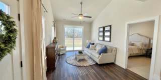 Cardinal | 4 Bed 2.5 Bath | Garage | 1895 sf | $2959-$3255 | 8, 9, 10, 12, 14, and 15 month lease terms Gallery 198