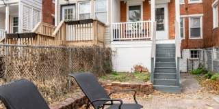 Fully Furnished Downtown Carlisle Townhouse with Fenced Yard and Off Street Parking Gallery 3