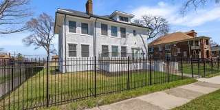 2080 Gladstone, Unit 1 Street Gallery 31