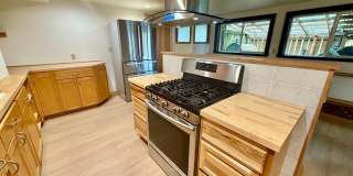 Brand New 1 bed, 1 bath with Den In Lynnwood $2350/mo. Gallery 6