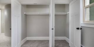 Elegant Renovation! HUGE 1 Bed 1 Bath Available Now! Gallery 23