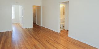 3912-28 N Pine Grove Gallery 38