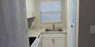 Studio garage apartment Gallery 9