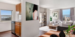 100 West Chestnut Apartments Gallery 4