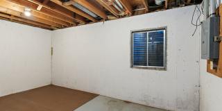 1435 Moluf Street Gallery 14