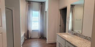106 Horseshoe Boulevard Gallery 14