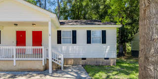 Completely Renovated 2BR Duplex with Granite Counters & Stainless Appliances Gallery 1