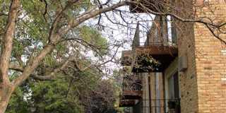 Corinthian Gallery 18