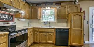 Picture-Perfect Home in the Heart of Lee's Summit! Gallery 7