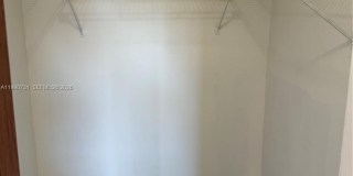 860 NE 207th Ter Gallery 14
