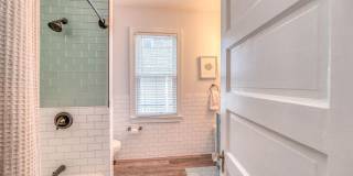 120 N Newport Ave Gallery 21