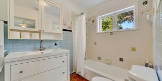 ALL THE CHARM! - Siesta Key 1+ acre on the Bay - 3 bed/ 2 bath pool home Gallery 32