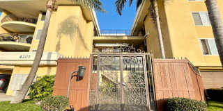 Beautiful 2BD/2BA Condo With Two Parking Spaces in PB Beautiful 2BD/2BA Condo With Two Parking Spaces in PB Gallery 1