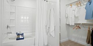 The Devon at University Place Gallery 17