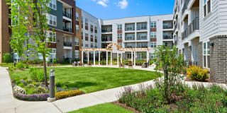 Everleigh Vernon Hills 55+ Active Adult Apartment Homes Gallery 7
