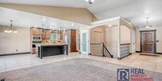Beautiful - Elegant - 5 Bedrooms - 3 Car - 3,700 sq ft - Home for rent Beautiful - Elegant - 5 Bedrooms - 3 Car - 3,700 sq ft - Home for rent Gallery 14
