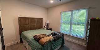 5 Bed 4 Bath Home fenced yard Gallery 39