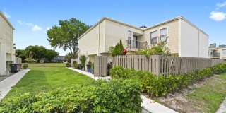 1606 Shaker Circle Gallery 1