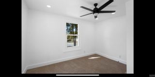 2501 S Maple Street Gallery 11