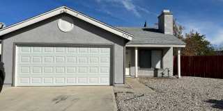 Cute 2-Bedroom Home for Rent with Large Backyard and in a cul-de-sac! Gallery 1