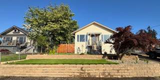 Stunning 3-bedroom, 1-bath home with a water view and fantastic amenities! Gallery 1