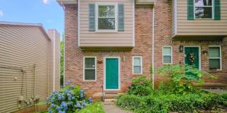 Knoxville 37923 - 2 bedroom 1.5 bath condo - call Ryan Fogarty 865-590-9250 Gallery 1