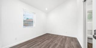 422 N Batavia St. Gallery 17