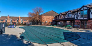South Denver, 2 bed 2.5 bath Townhome, 2 Car Parking, Close to Light Rail Gallery 4