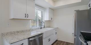 COLLEGE STUDENTS WELCOME! Rent this 2 bedroom, 2 bath condo near the airport. Gallery 8