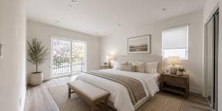 Massive Luxury 4 Beds with 2-3 Parking Spots Gallery 10