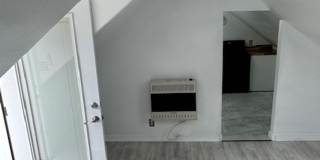 RENOVATED UPSTAIRS 2 BEDROOM HOME- FULL PRIVATE UPPER LEVEL RENOVATED UPSTAIRS 2 BEDROOM HOME- FULL PRIVATE UPPER LEVEL Gallery 13