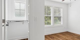 Overbrook / 7 Railroad St. Gallery 20