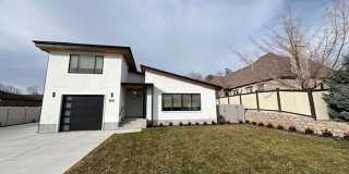 ABSOLUTELY UNBELIEVABLE NEW HIGH END CUSTOM HOME! Gallery 4