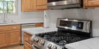 Stunning 3bd Home with Private Outdoor Oasis Gallery 18