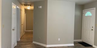 SW Updated Home - Wood Laminate Flooring, Front Porch & Deck! SW Updated Home - Wood Laminate Flooring, Front Porch & Deck! Gallery 10