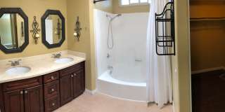 Beautiful 4 bedroom / 3 bathroom Heritage Home with Pool, Spa and Solar! Beautiful 4 bedroom / 3 bathroom Heritage Home with Pool, Spa and Solar! Gallery 10
