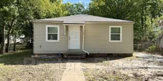 2129 N Quaker Ave. Gallery 1